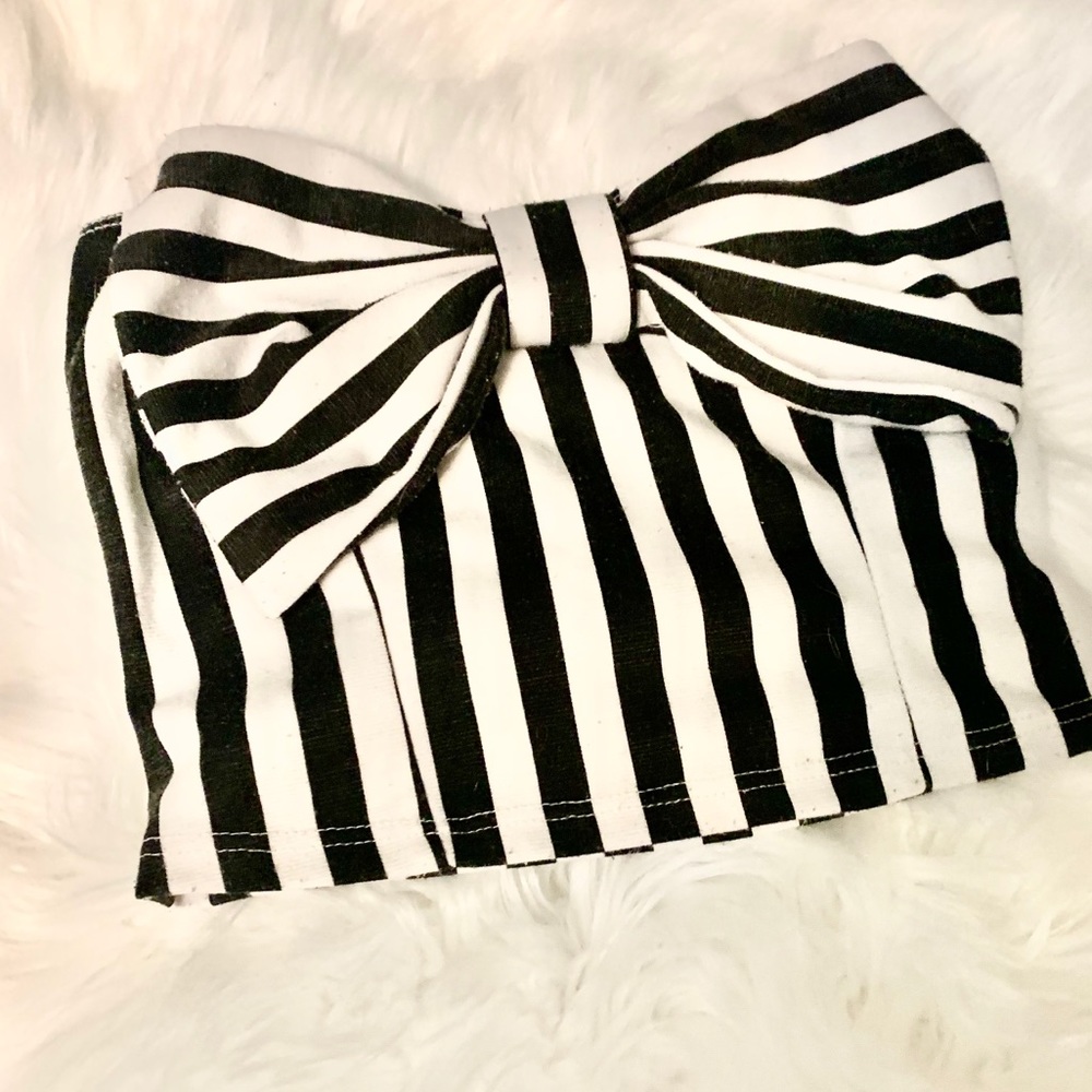 Black and White stripped Bow crop top